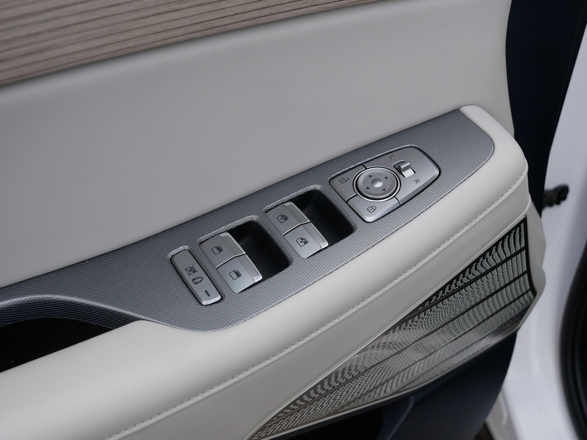 Certified Used 2021 Hyper White Hyundai Limited image 19