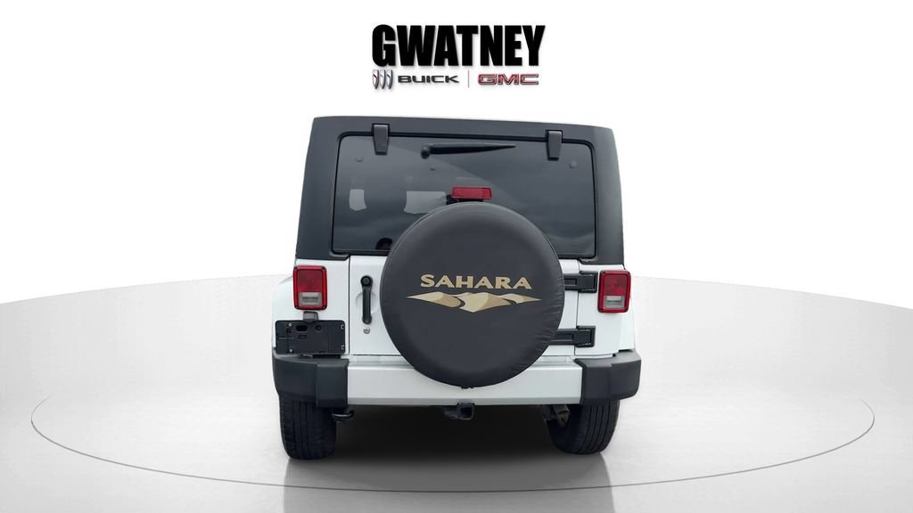 Used 2014 White Jeep Sahara image 4