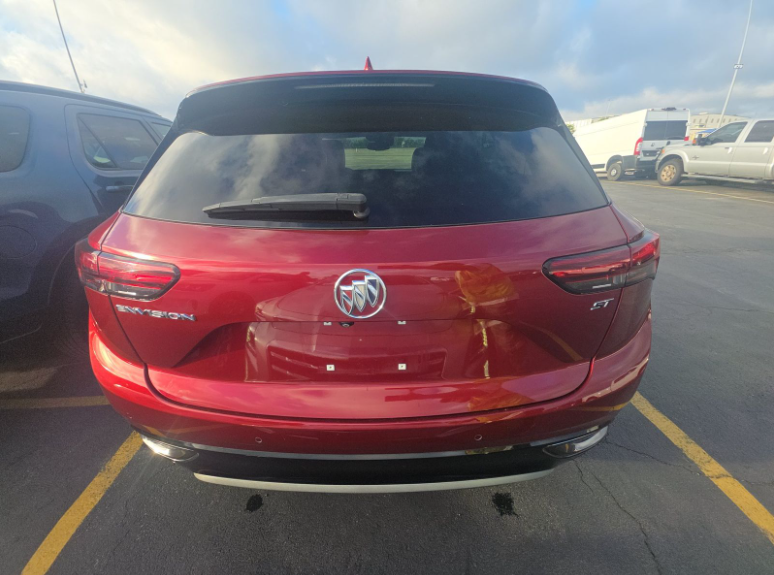 Used 2022  Buick Preferred image 5