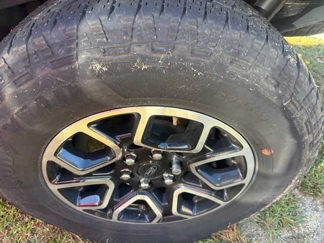 Used 2023 Avalanche Ford XLT image 7