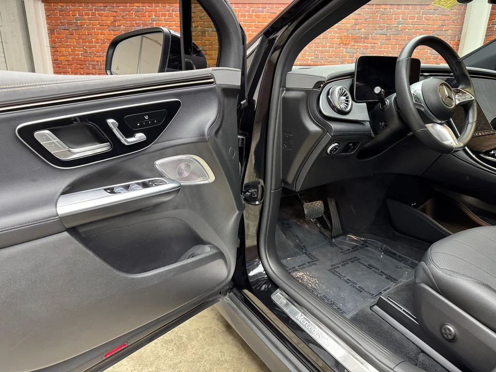 Used 2023 Black Mercedes-Benz 350 SUV image 9