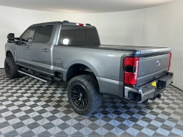 Used 2024  Ford Lariat image 7