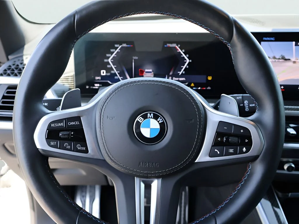 Used 2026 Alpine White BMW M60i image 32