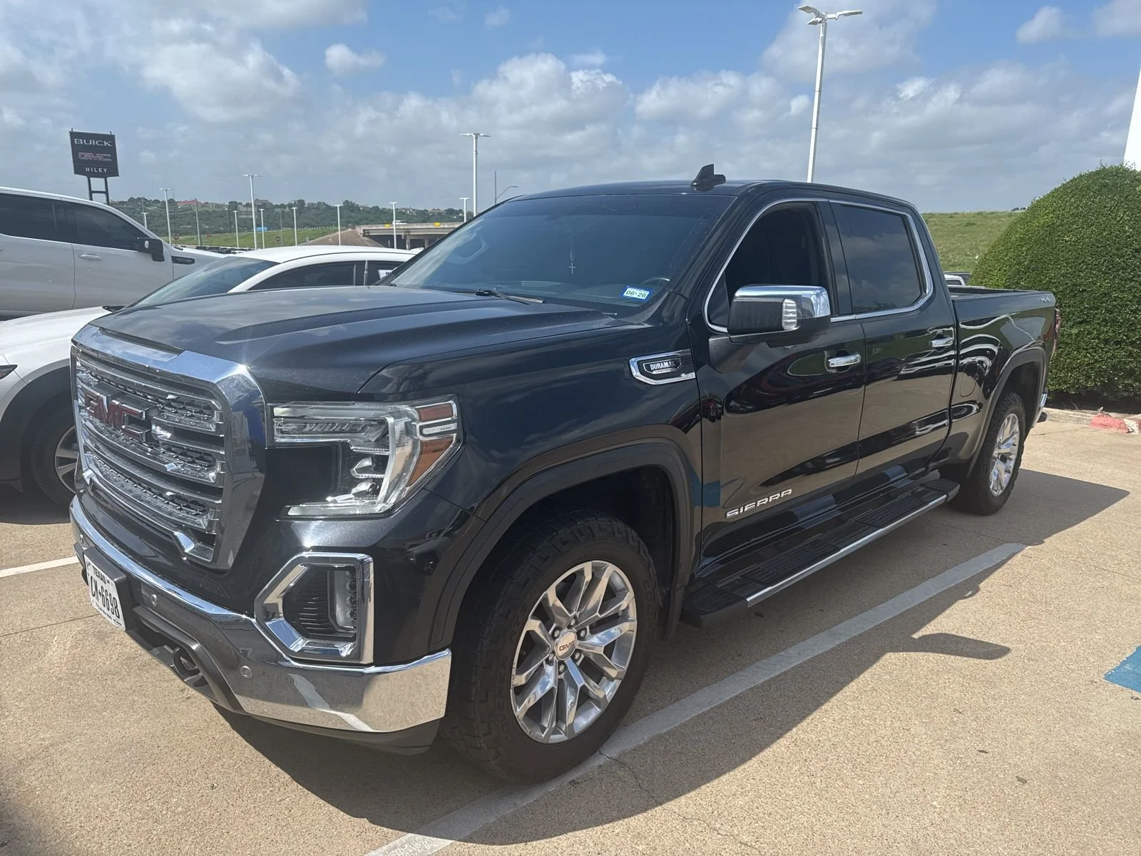 2021 GMC Sierra 4WD Crew Cab Short Box SLT's photo
