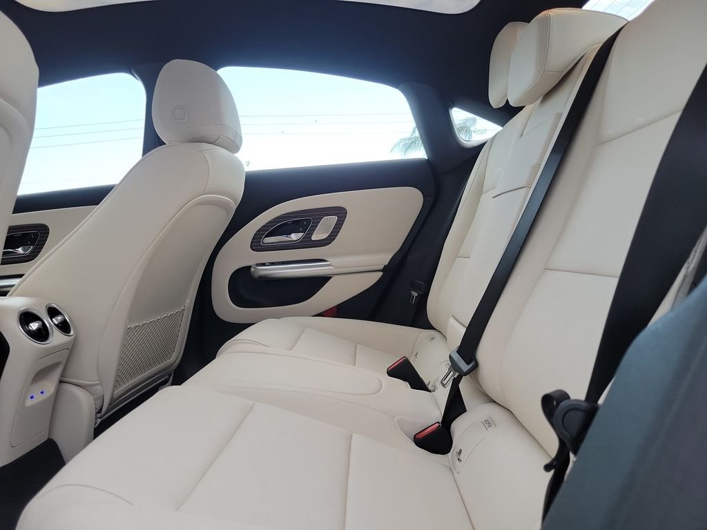 New 2027 Polar White Mercedes-Benz CLA 220 image 10