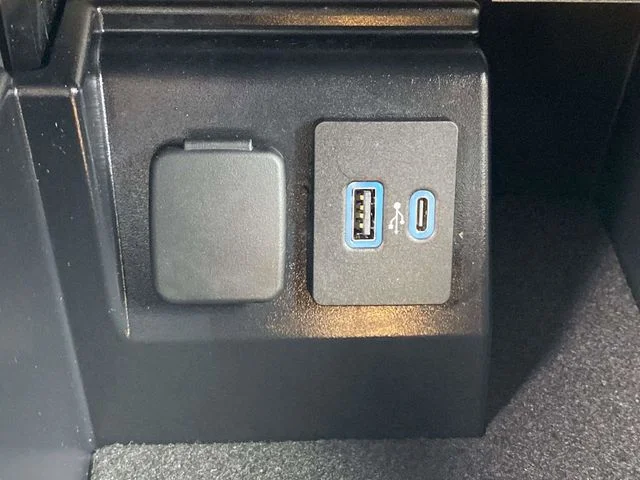 Used 2024 Black Metallic Ford XLT image 29