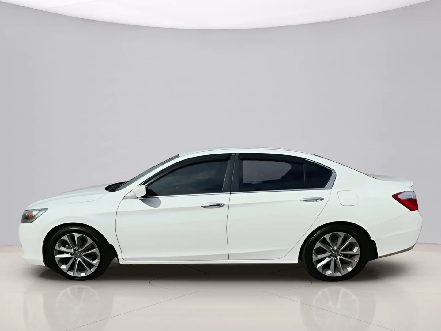 Used 2013 White Honda SPORT image 2
