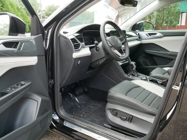New 2026 Black Volkswagen 1.5T SEL image 7