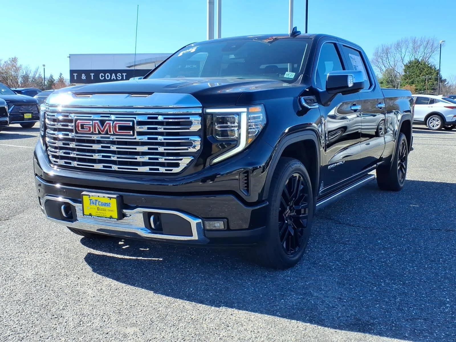 Certified Used 2022 Onyx Black GMC Denali image 4