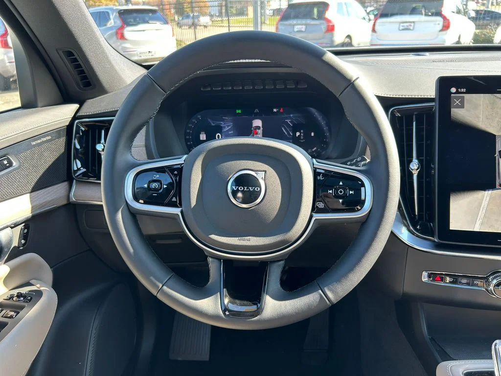 2026 Volvo XC90 Plus - Photo 25