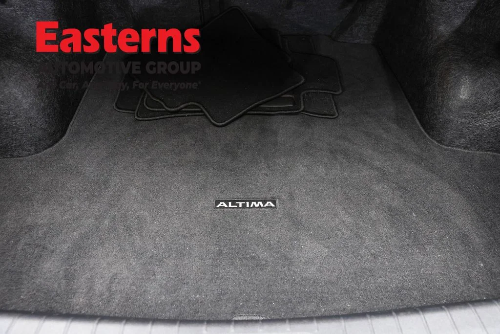Used 2023 Black Nissan 2.5 S image 9