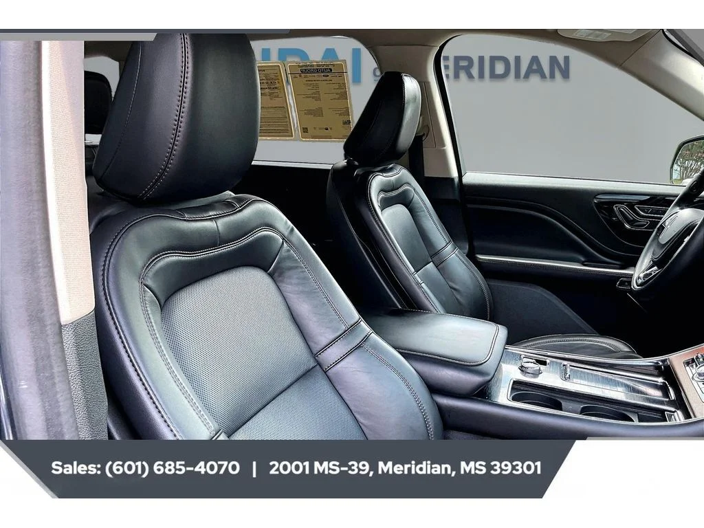 Used 2023 Flight Blue Metallic Clearcoat Lincoln Reserve image 6