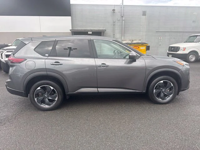 Used 2024 Gray Nissan SV image 6