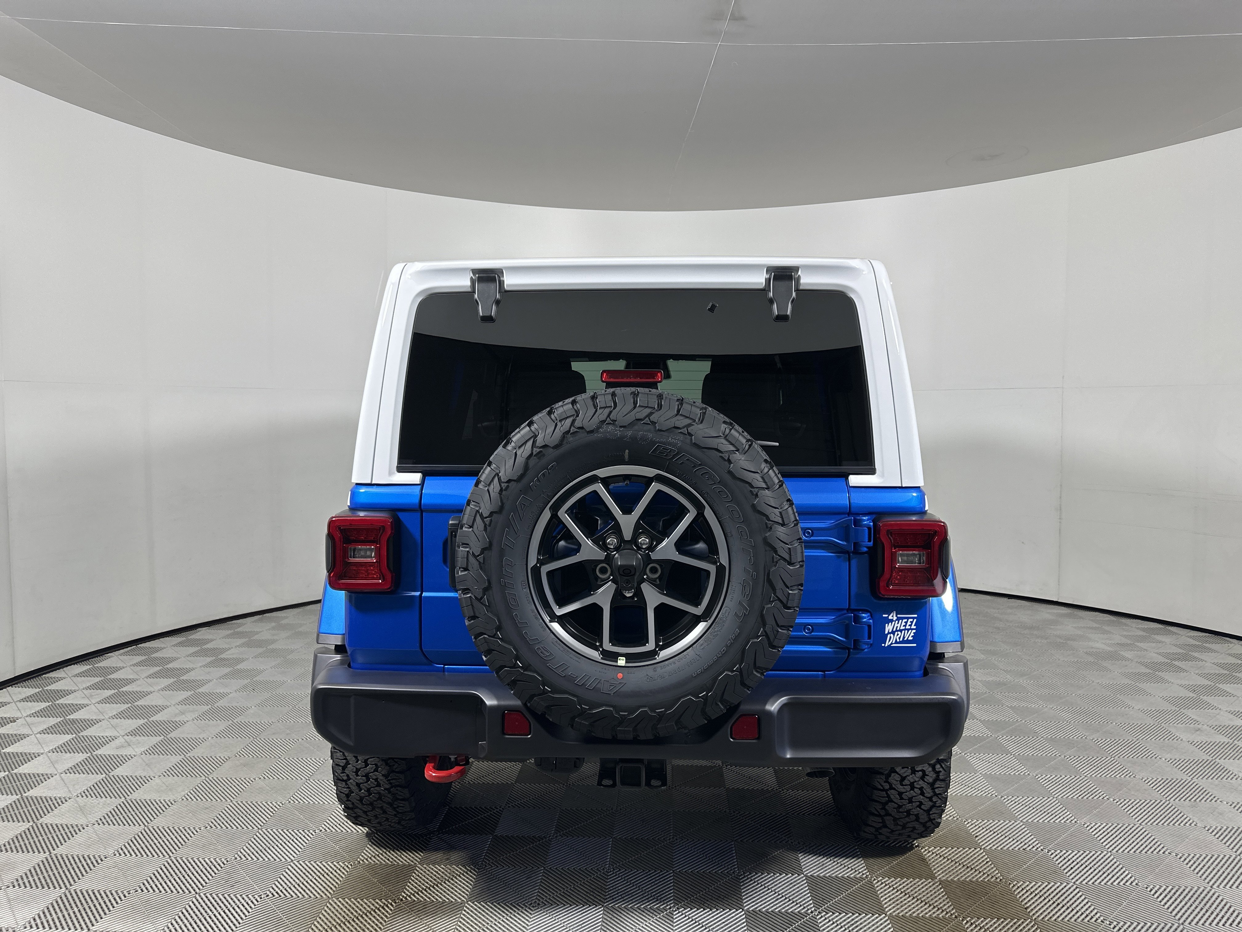 New 2026 Hydro Blue Pearl-Coat Exterior Paint Jeep Rubicon image 6