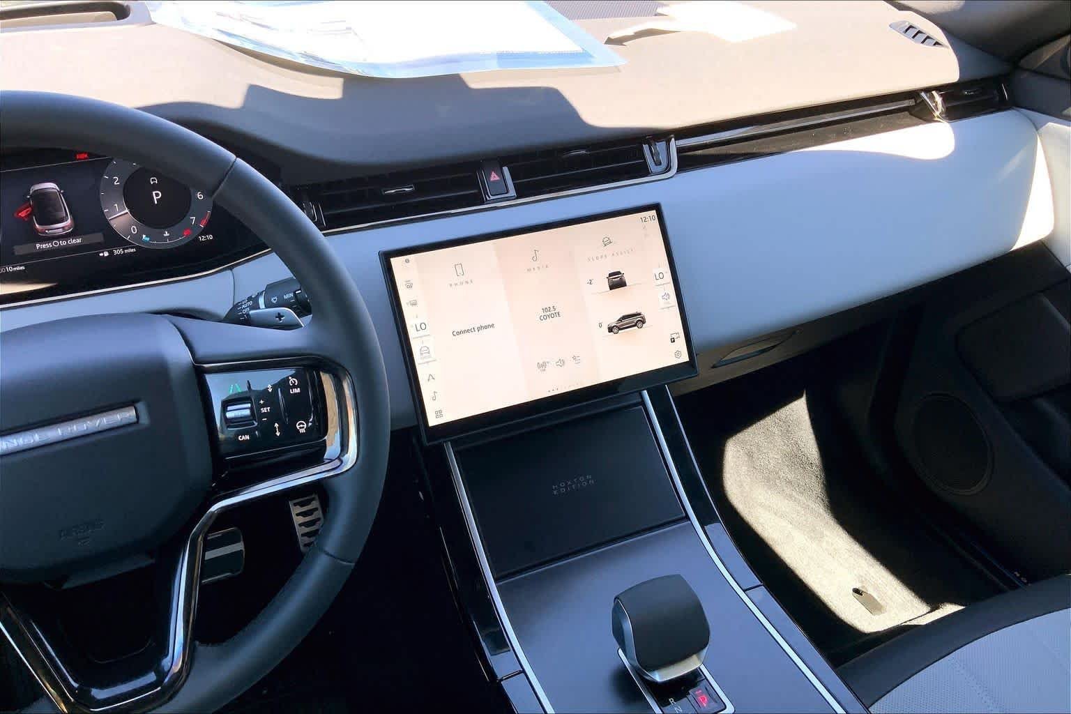 New 2026 Carpathian Grey Land Rover Hoxton Edition image 6