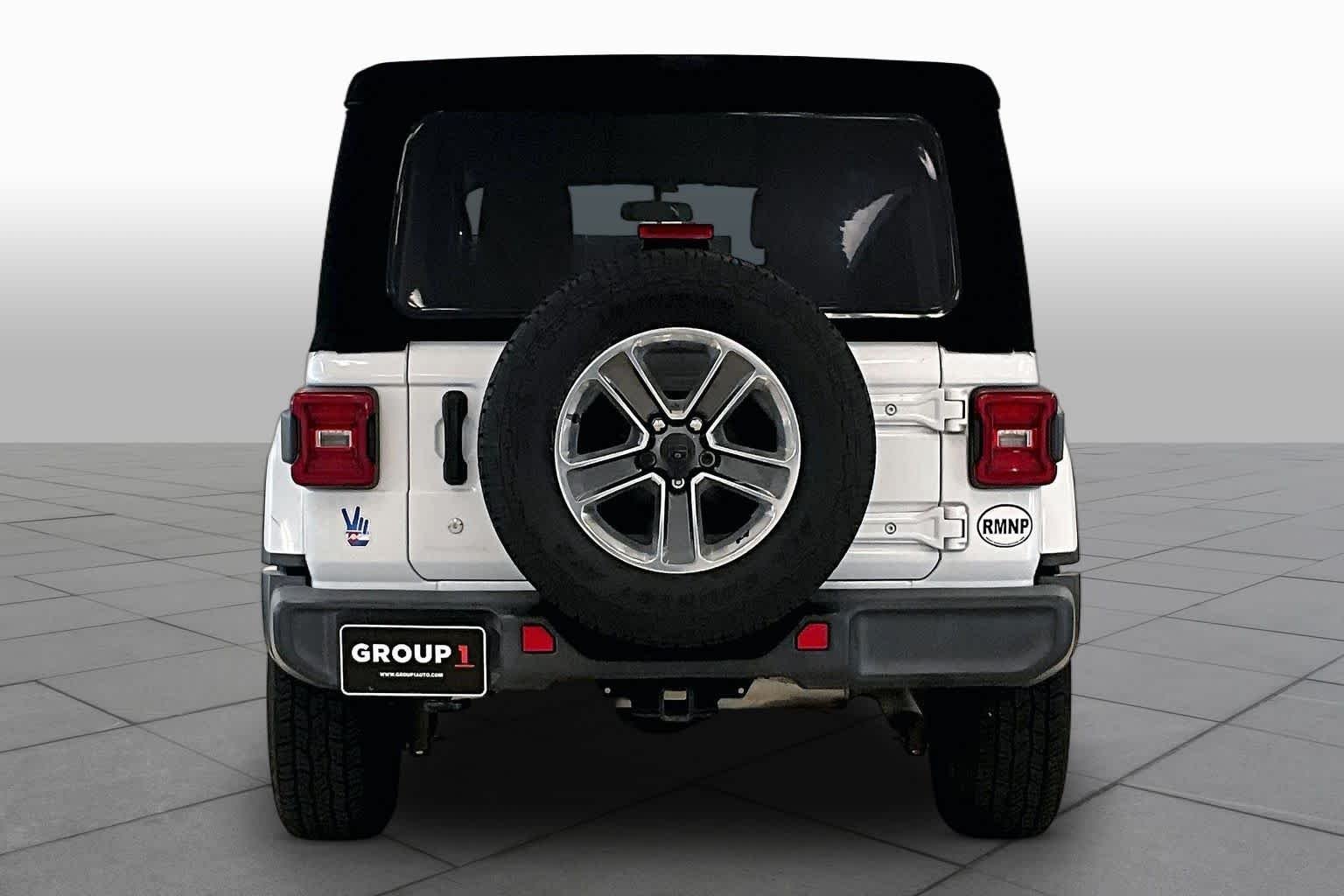 Used 2018 Bright White Clearcoat Jeep Sahara image 4