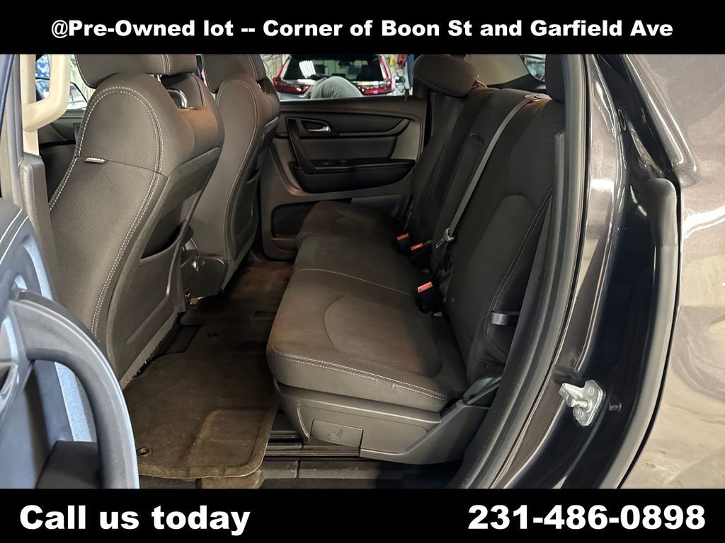 Used 2015 IRIDIUM METALLIC GMC SLE image 27