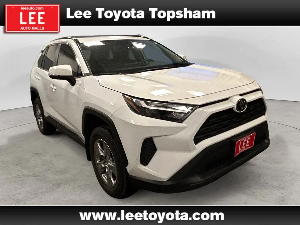 Used 2024 White Toyota XLE image 7