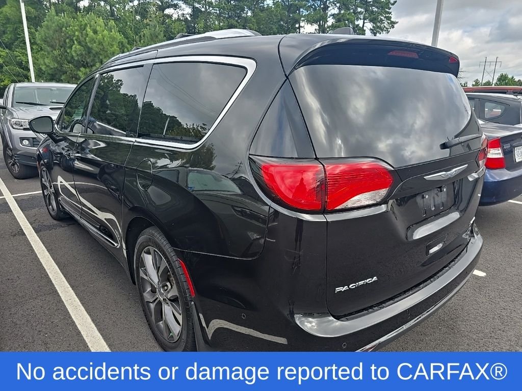 Used 2017 Black Chrysler Limited image 4
