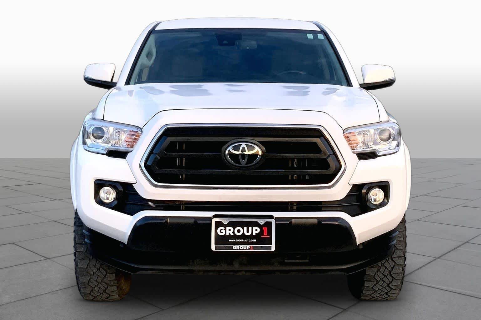 Used 2023 Ice Cap Toyota SR5 image 4