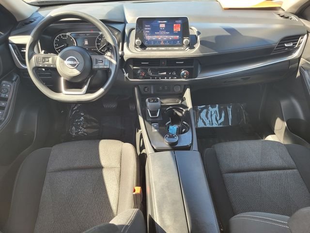 Used 2024 Gray Nissan SV image 16