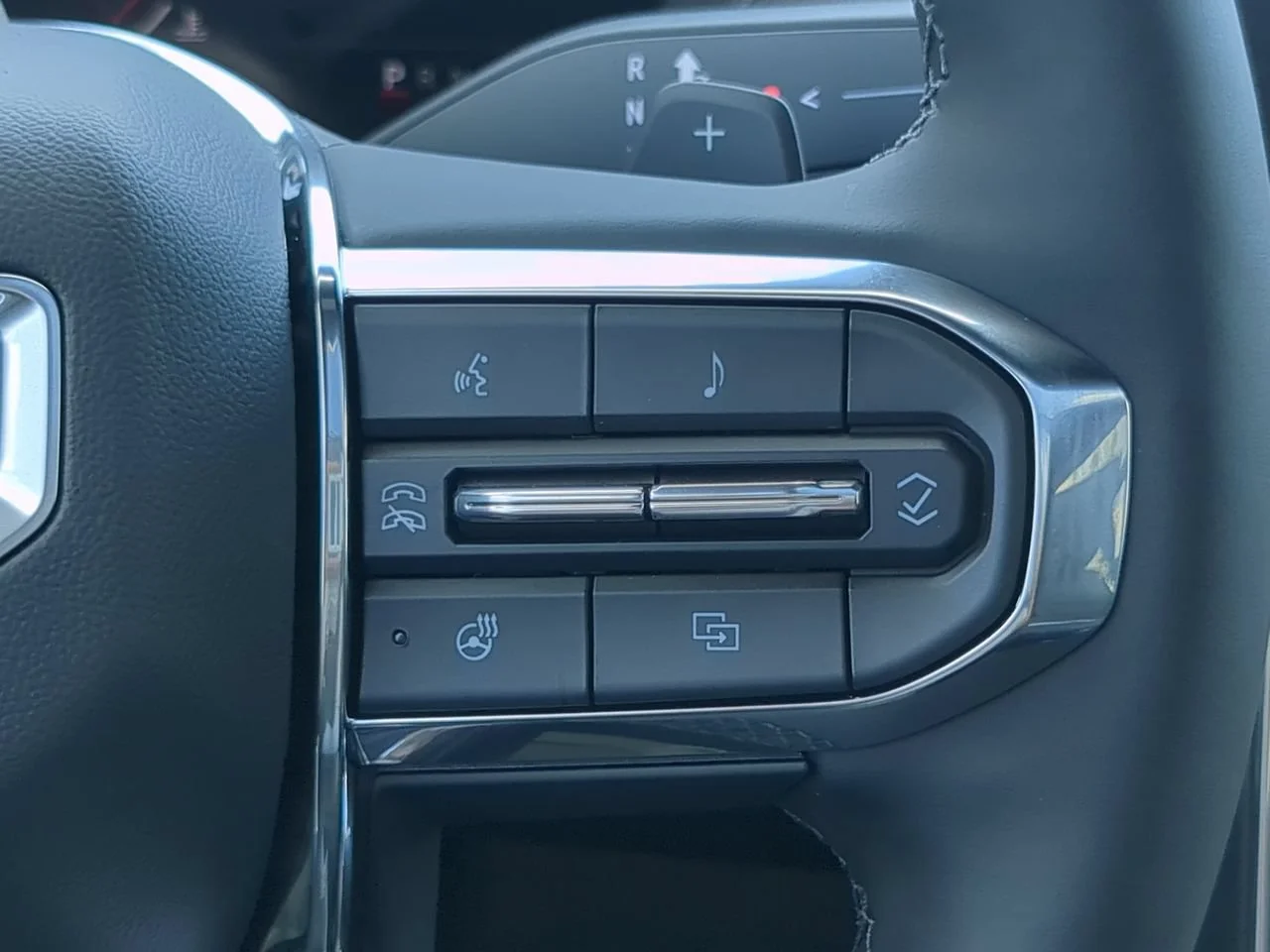 2026 GMC Yukon Denali - Photo 25