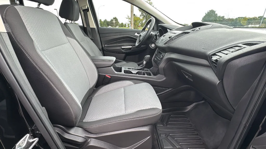 Used 2017 White Ford SE image 8