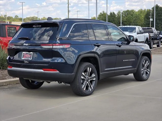 New 2027 Fathom Blue Pearl-Coat Paint Jeep Limited image 3