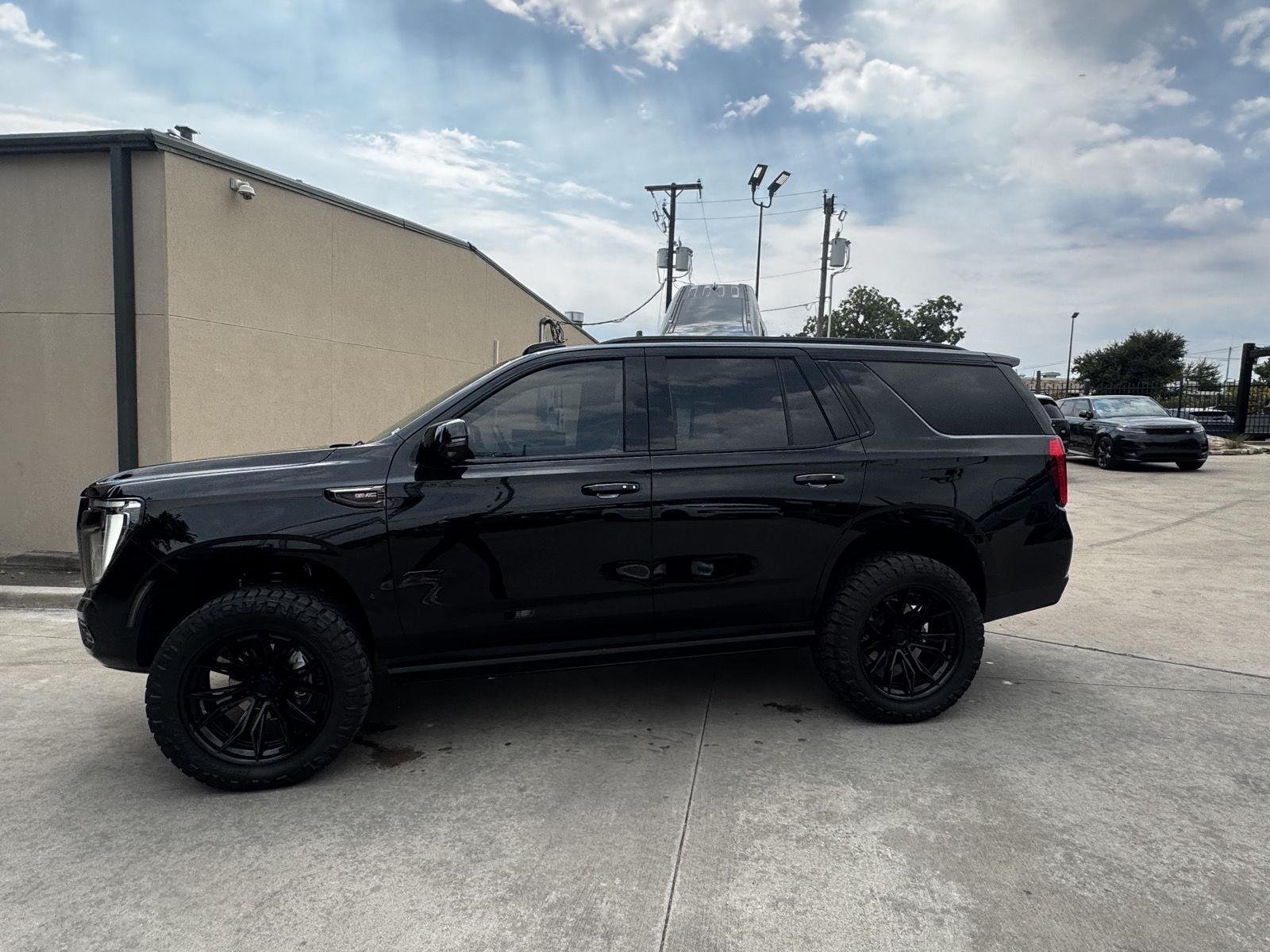 Used 2026 Onyx Black GMC AT4 Ultimate image 3