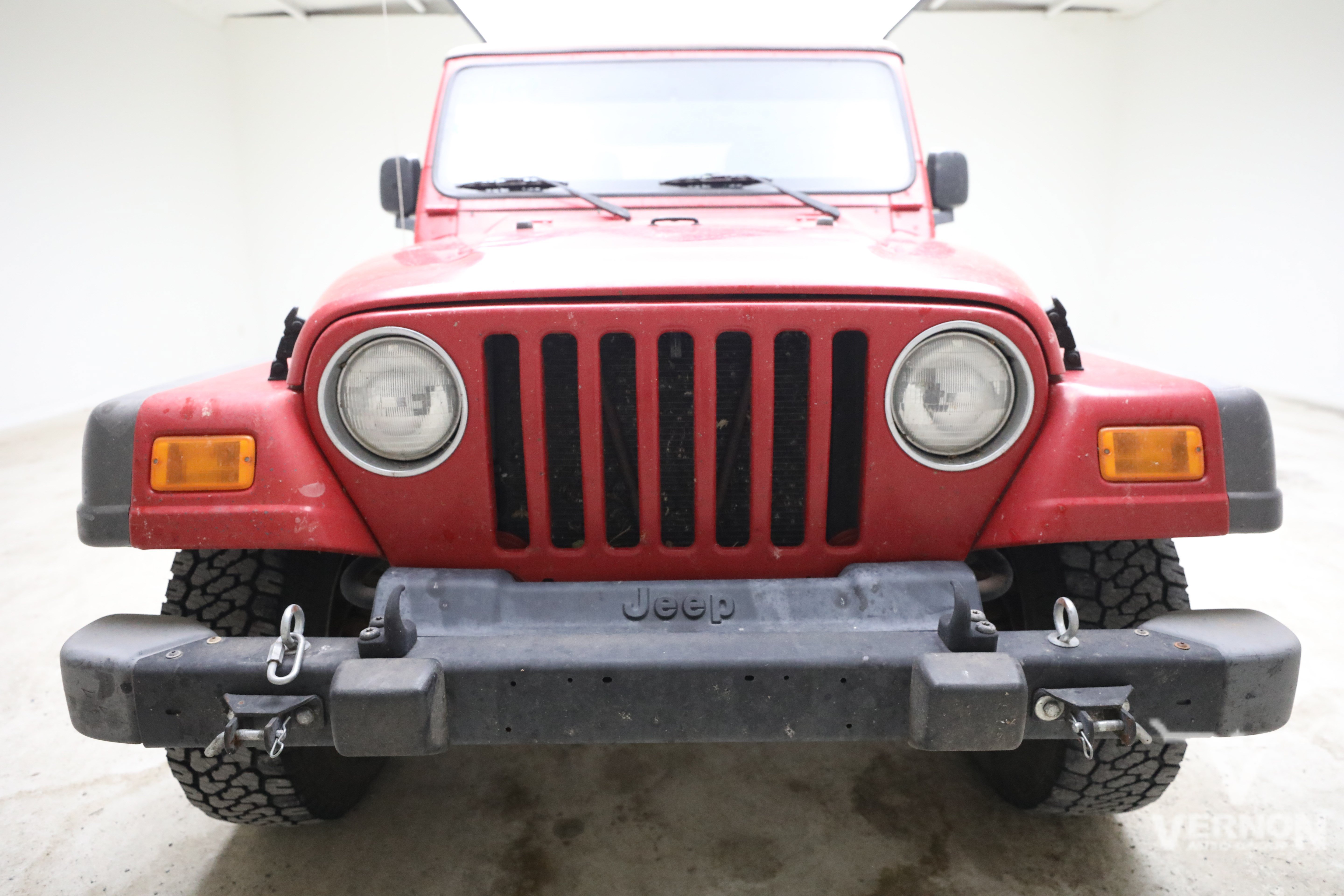 Used 2004 Flame Red Jeep Y image 8