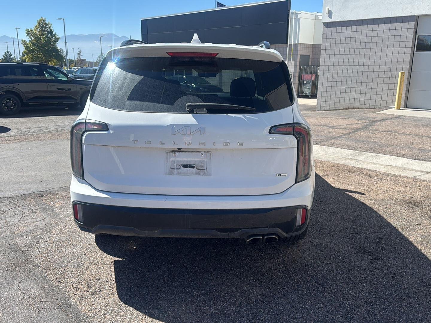 Used 2024 Glacial White Pearl Kia EX X-Line image 5
