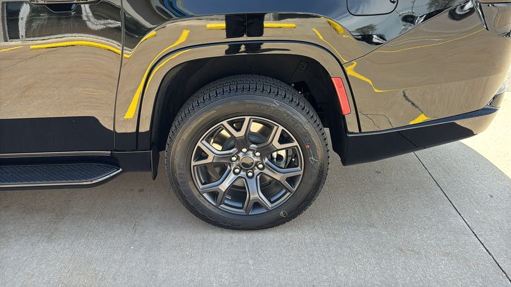 New 2026 High Gloss Black Exterior Paint Jeep Limited Altitude image 8