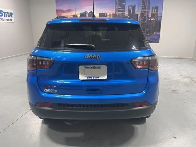 New 2026 Hydro Blue Pearlcoat Jeep Latitude image 23