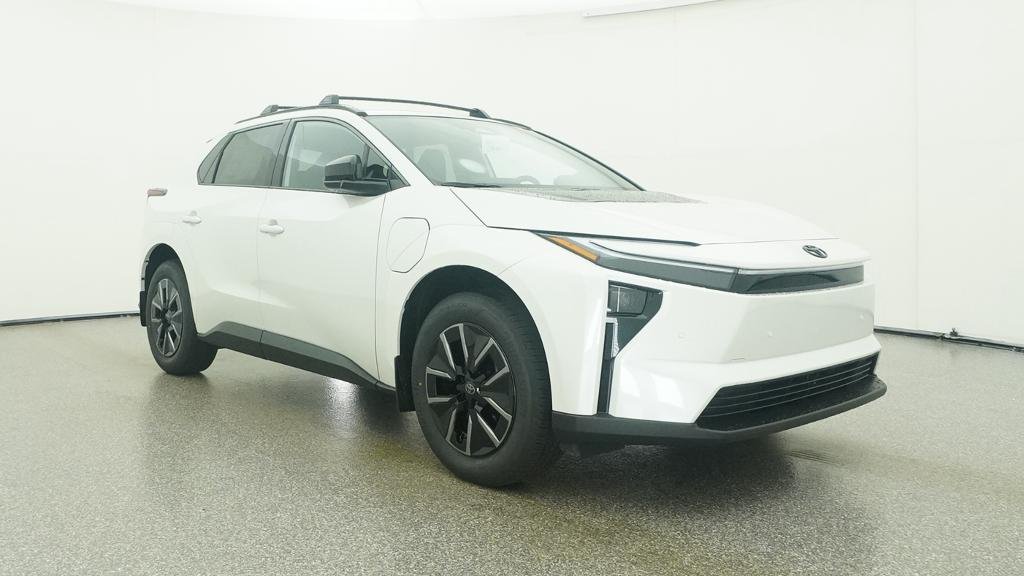 New 2026 Wind Chill Pearl Toyota XLE image 9