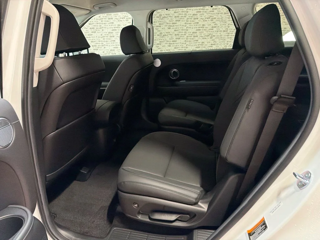 New 2027 Creamy White Pearl Hyundai SEL image 21