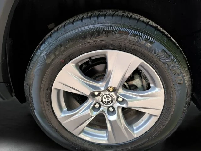 Used 2023 Black Toyota XLE image 9