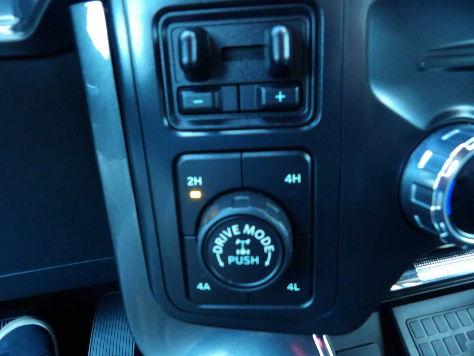 Used 2022 Star White Ford LARIAT image 20
