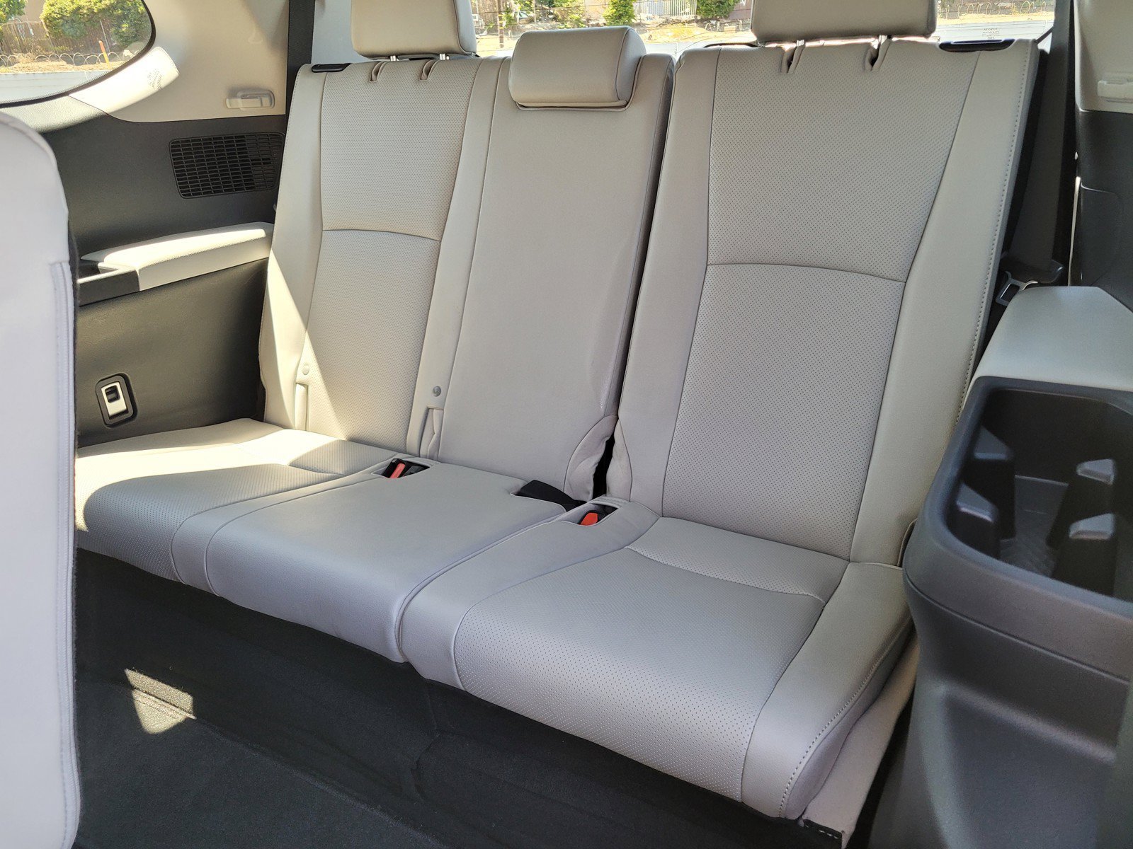 Certified Used 2024 White Toyota  image 12