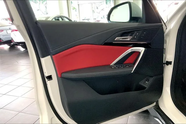 Used 2023 Alpine White BMW xDrive28i image 10