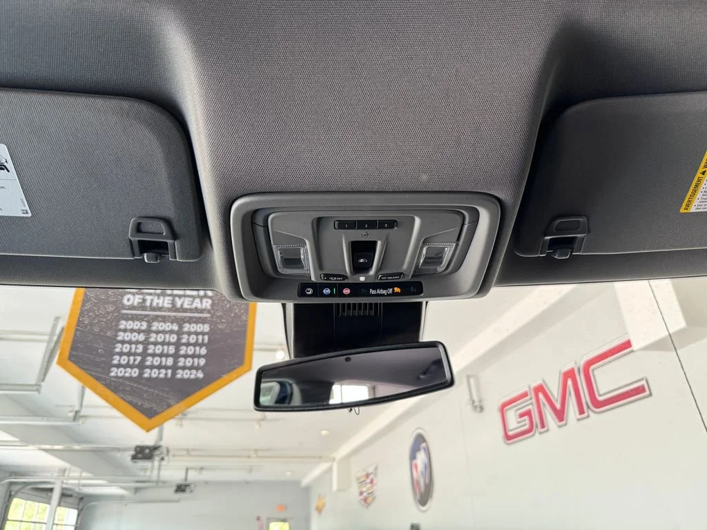 Used 2024 Summit White GMC Elevation image 29