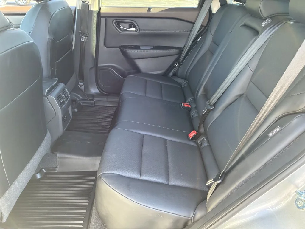 Used 2023 Silver Nissan SV image 18