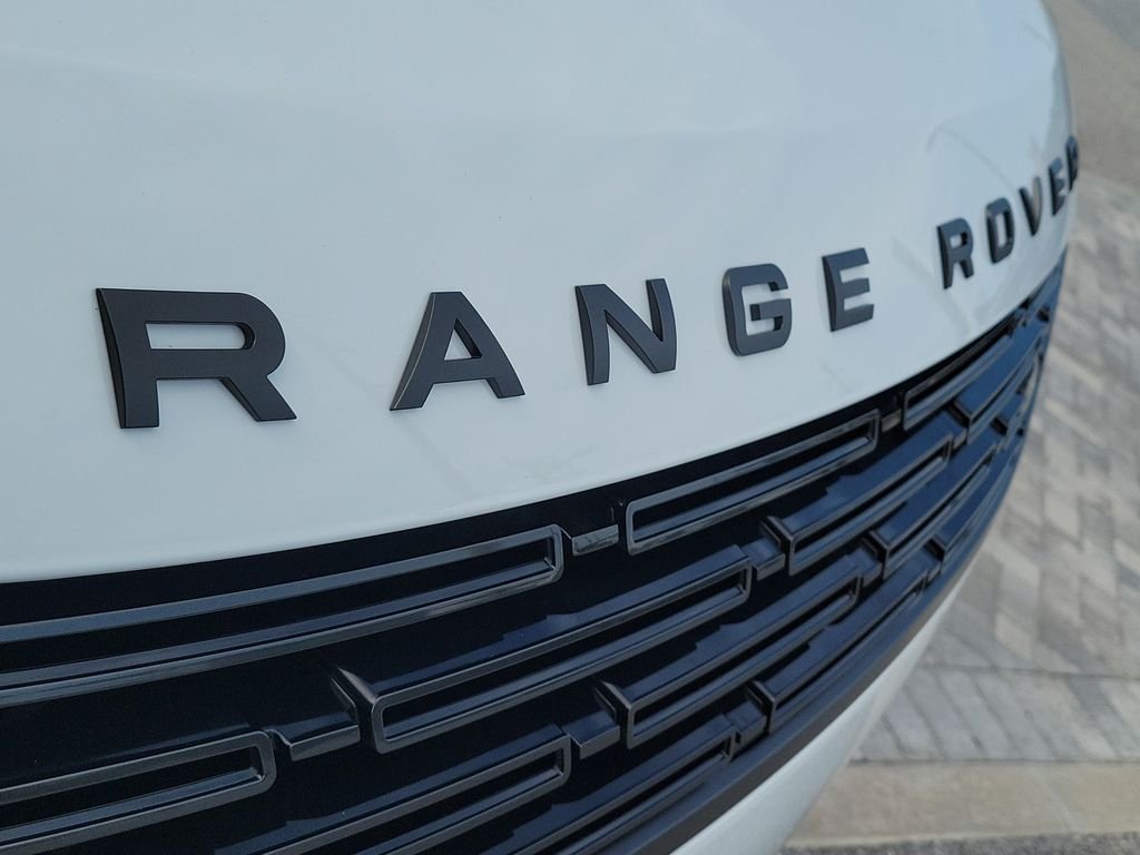 New 2026 Fuji White Land Rover Dynamic SE image 9