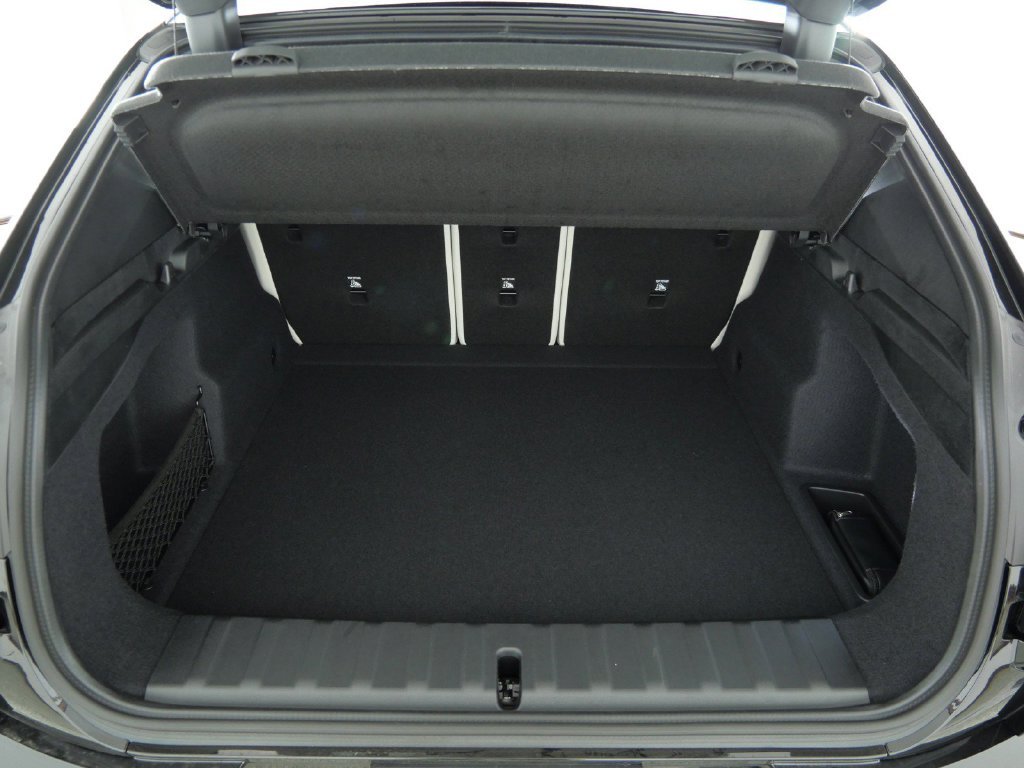 New 2027 Black Sapphire Metallic BMW xDrive28i image 27