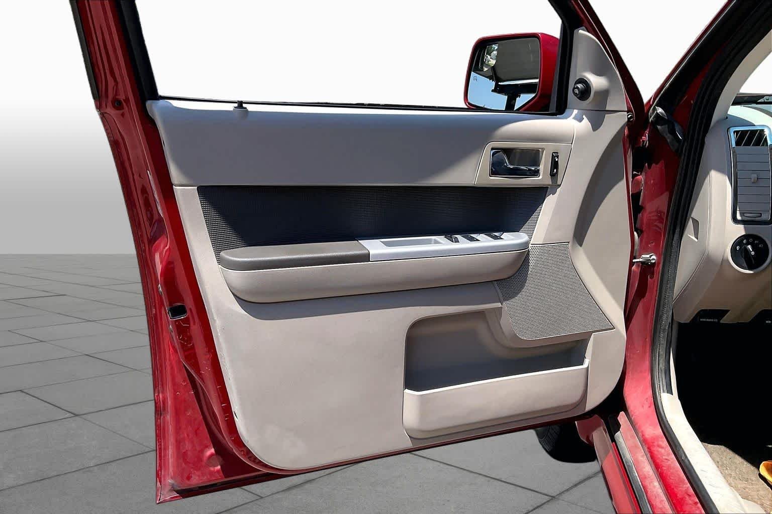 Used 2010 Sangria Red Metallic Mercury Premier image 20