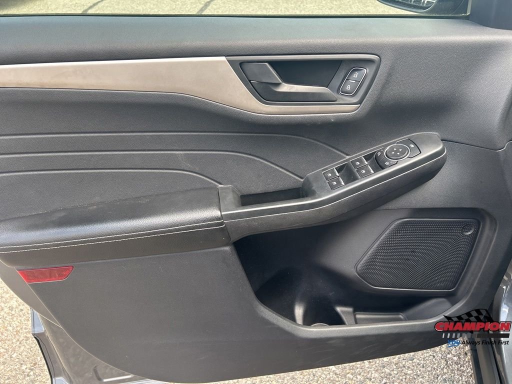 Used 2022 Gray Ford SE image 8