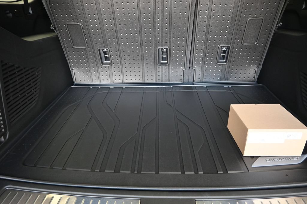 2026 Chevrolet Suburban Premier - Photo 21