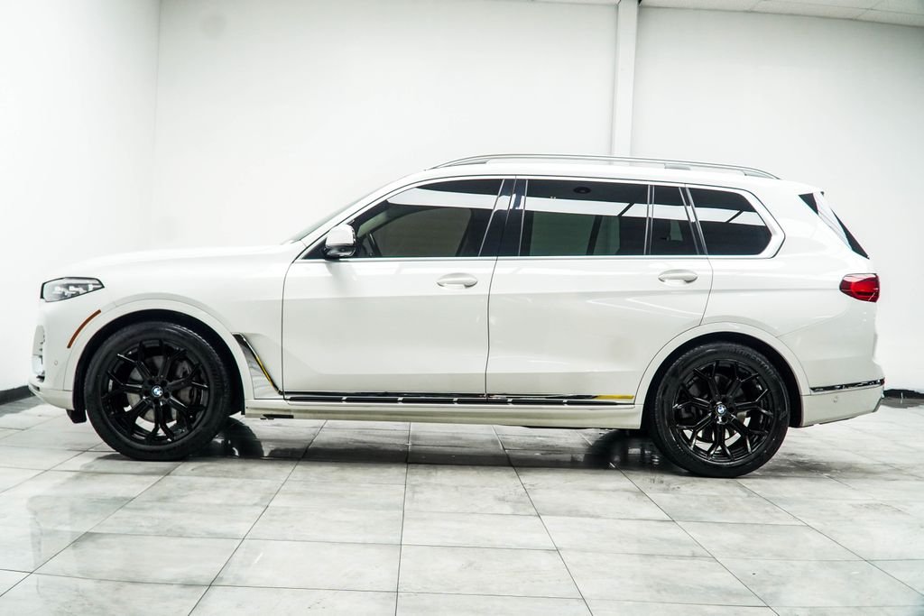 Used 2019 White BMW xDrive40i image 11