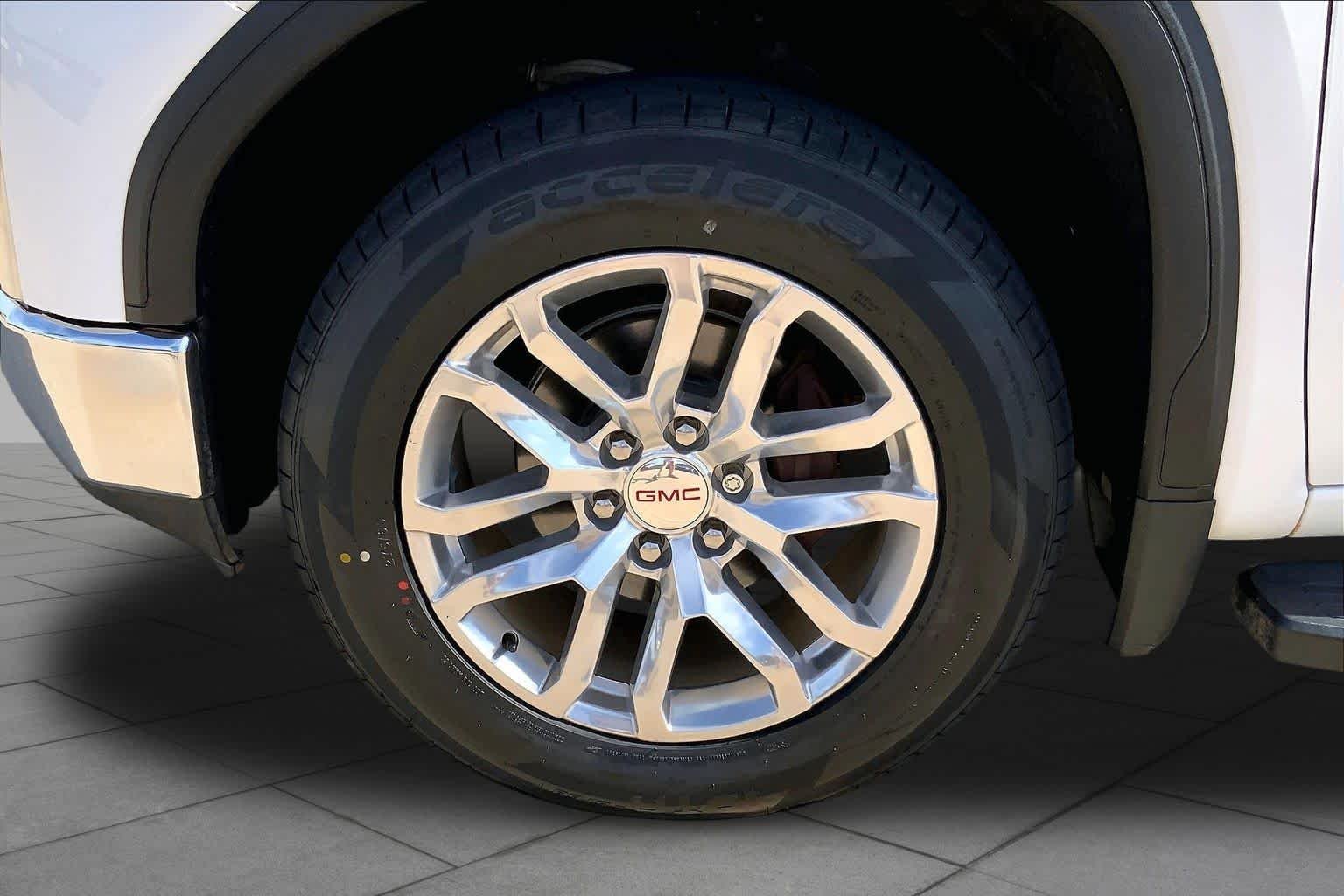Used 2019 Summit White GMC SLT image 11