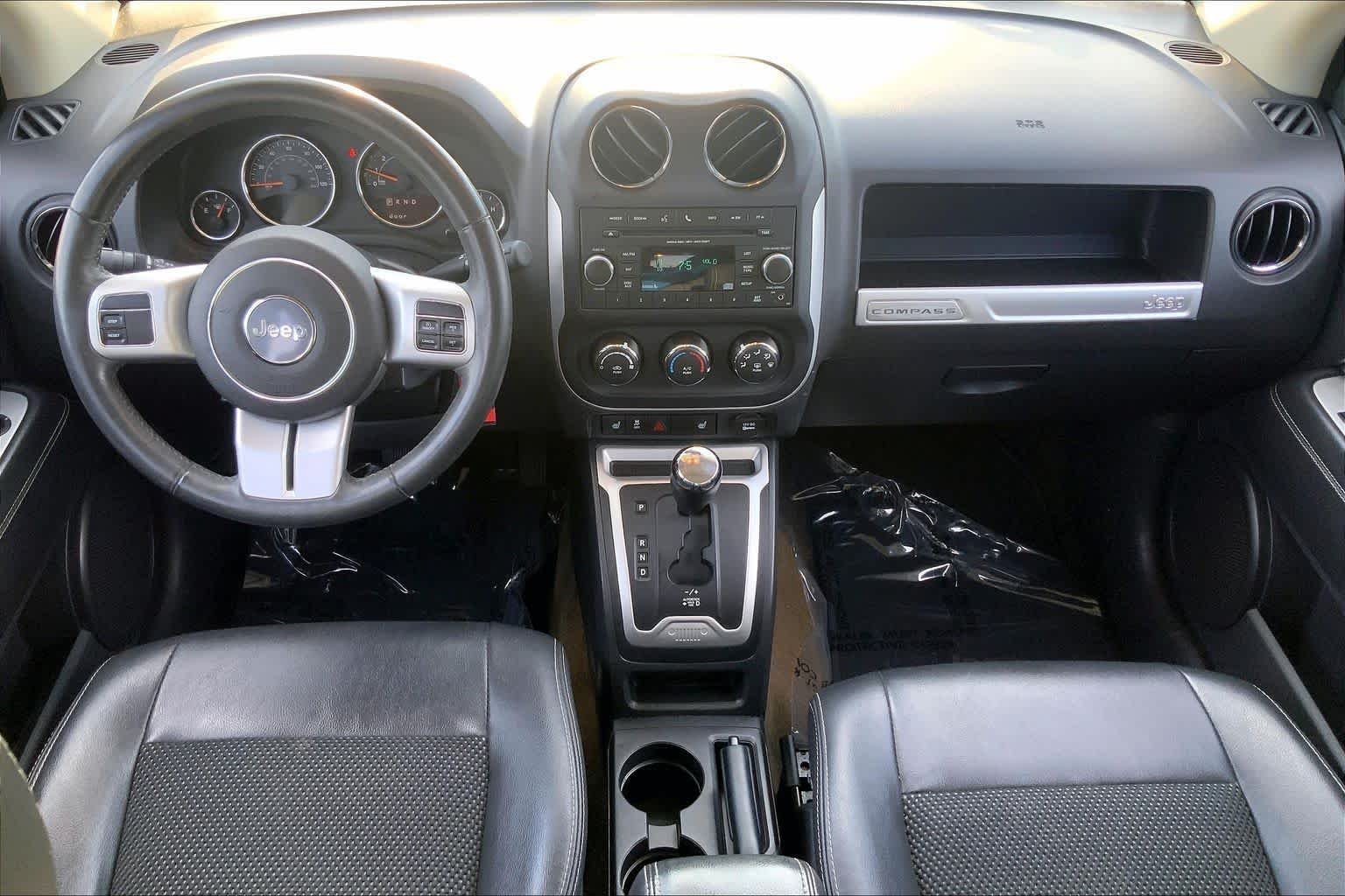 Used 2016 Black Clearcoat Jeep Latitude image 14