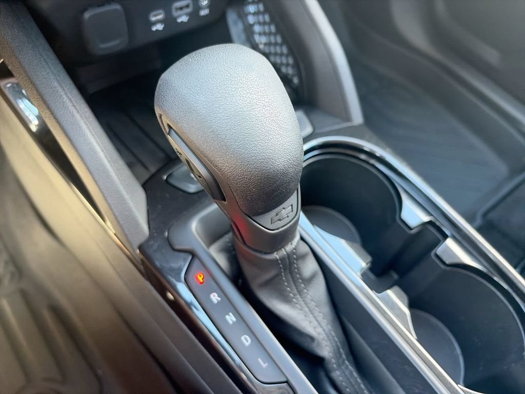 Used 2023 White Chevrolet LT image 21